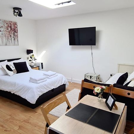 Canterbury Romantic Modern Home Goodnestone  ภายนอก รูปภาพ