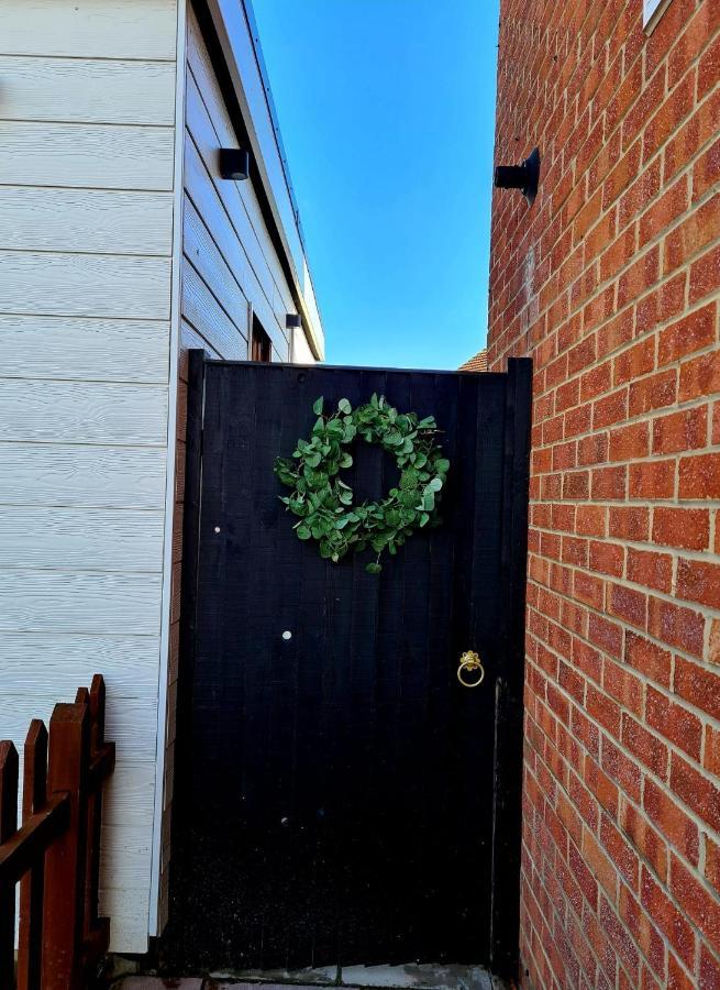 Canterbury Romantic Modern Home Goodnestone  ภายนอก รูปภาพ